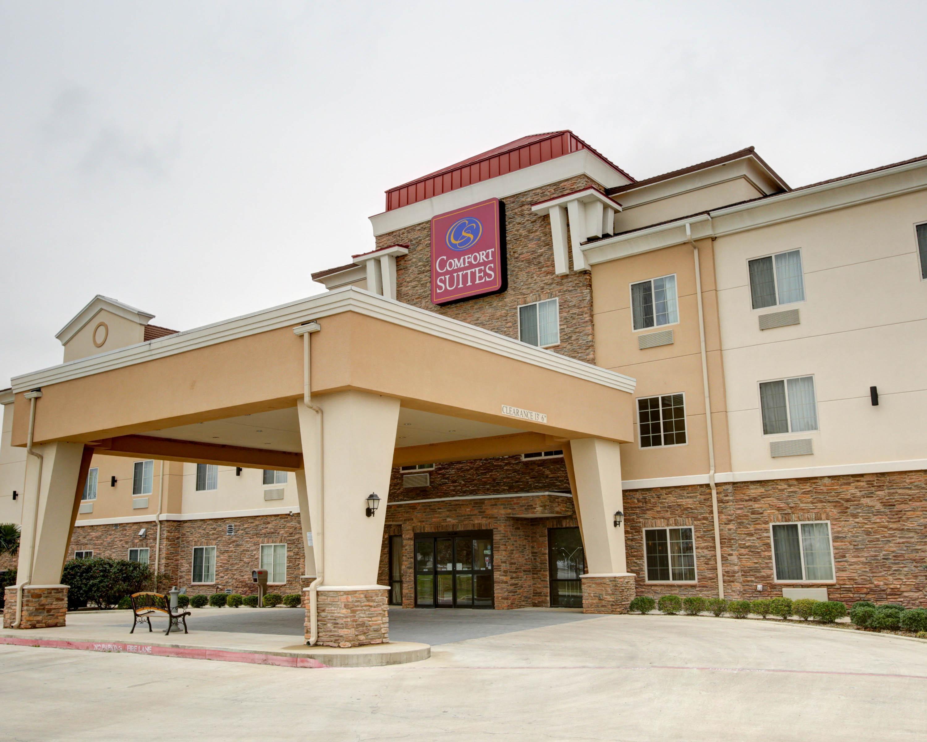 Comfort Suites Bastrop Exterior photo