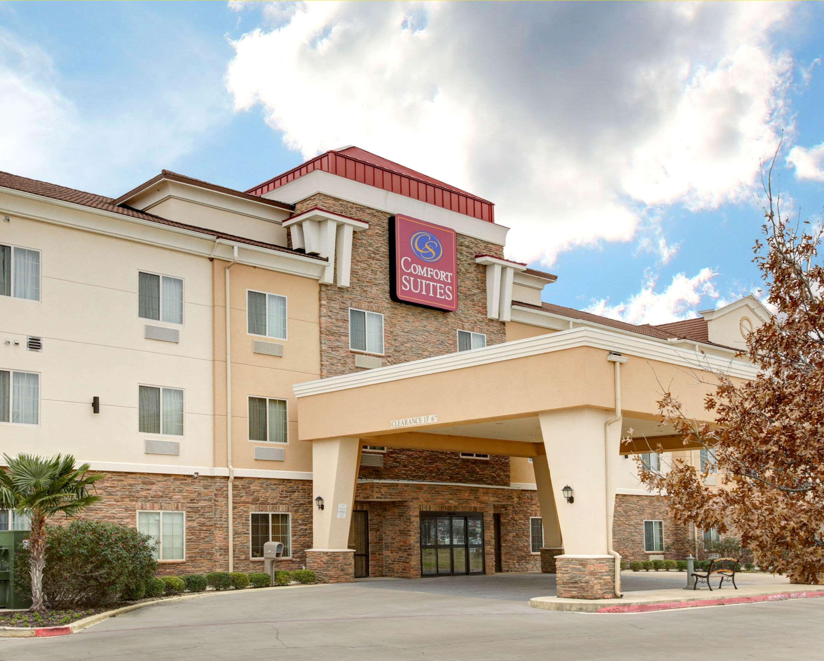 Comfort Suites Bastrop Exterior photo